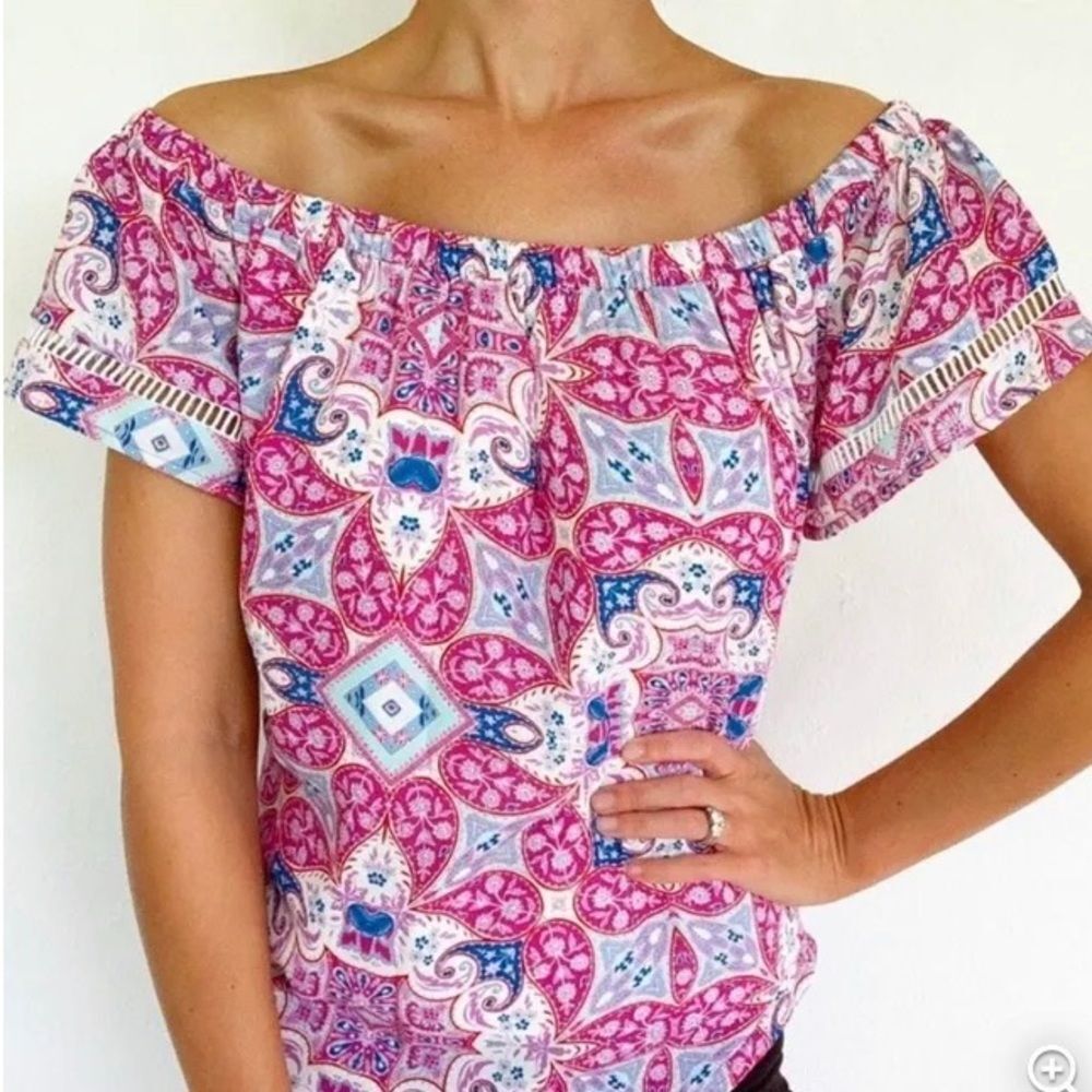 Belle Sky Paisley Flowy Off-shoulder Blouse Women’s Size Medium